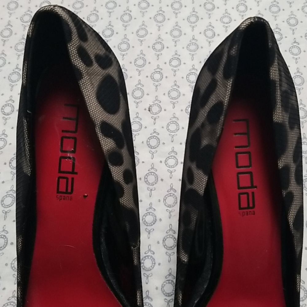 Moda International Animal Print Peep Toe Heels - Picture 5 of 8